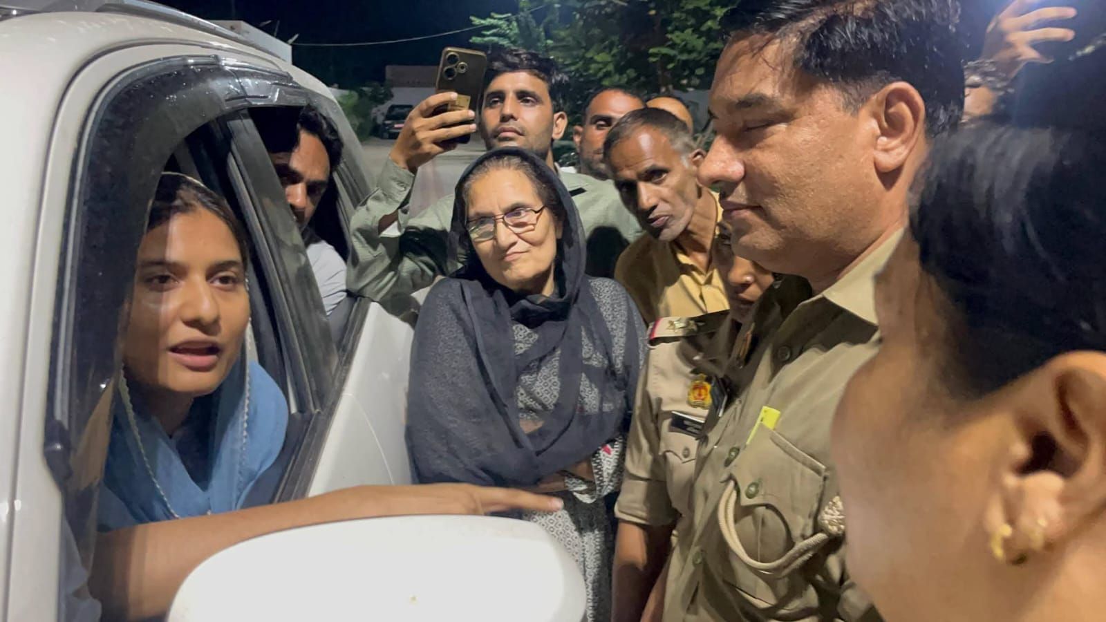सपा सांसद इकरा हसन हाउस अरेस्ट