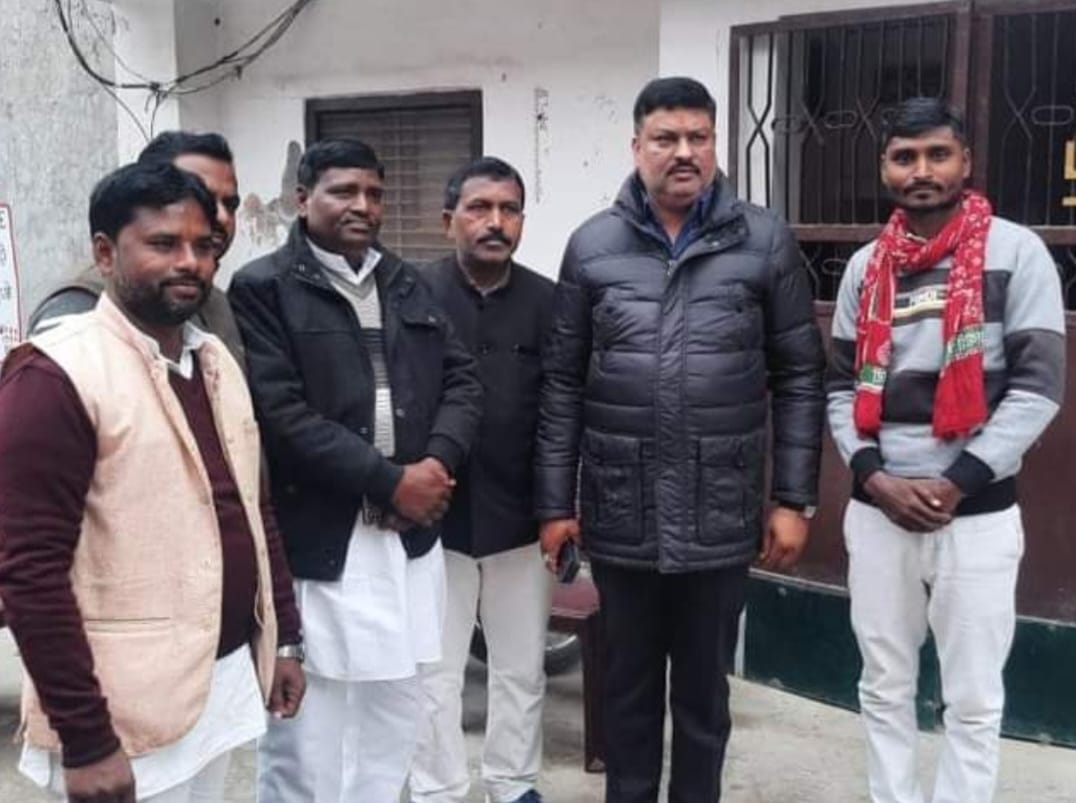 मिल्कीपुर:प्रदेश सचिव पवन पांडे व महासचिव विधायक अवधेश प्रसाद को बनाने पर सपा कार्यकर्ता के बीच खुशियों की लहर