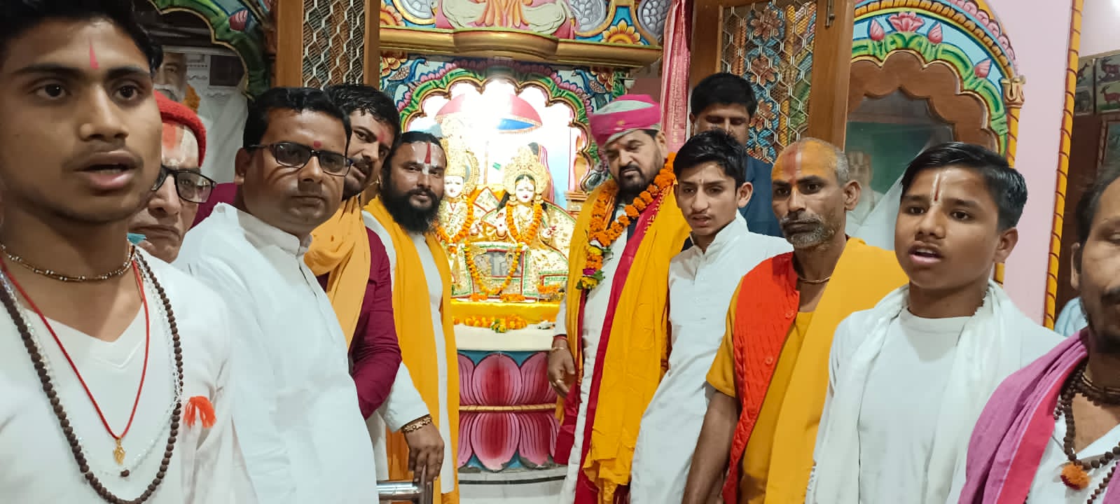 अयाेध्या: भगवान मैथिलीरमण राम के प्राकट्योत्सव में शामिल हुए कैसरगंज सांसद 