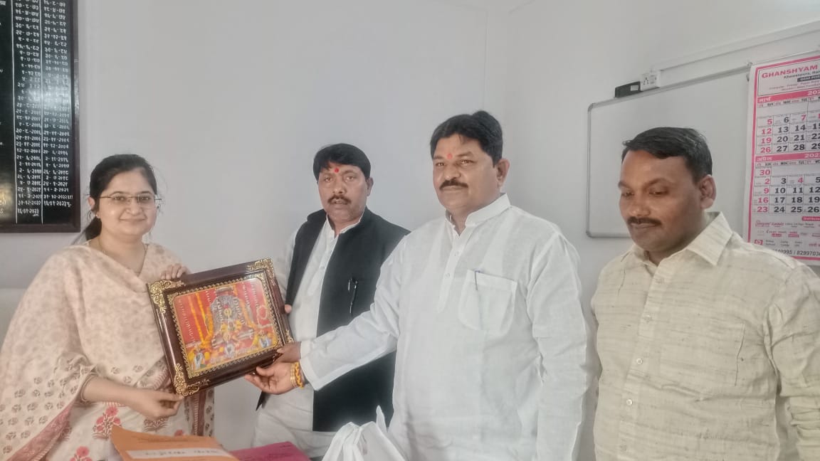 समाजसेवी संस्थान के पदाधिकारियों ने डीपीआरओ दमनप्रीत अरोड़ा का किया स्वागत