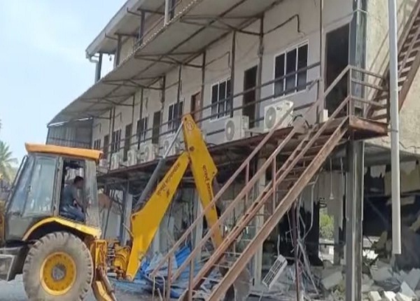 1000 करोड़ के स्टूडियो पर चला बुल्डोजर, रामसेतु, आदिपुरुष जैसी फिल्मों की हुई है यहां शूटिंग