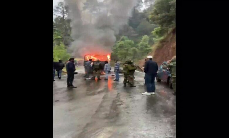 Poonch Terror Attack : इफ्तार पार्टी रोकने के लिए सेना के ट्रक को बनाया निशाना, दुखी गांव वाले नहीं मनाएंगे ईद