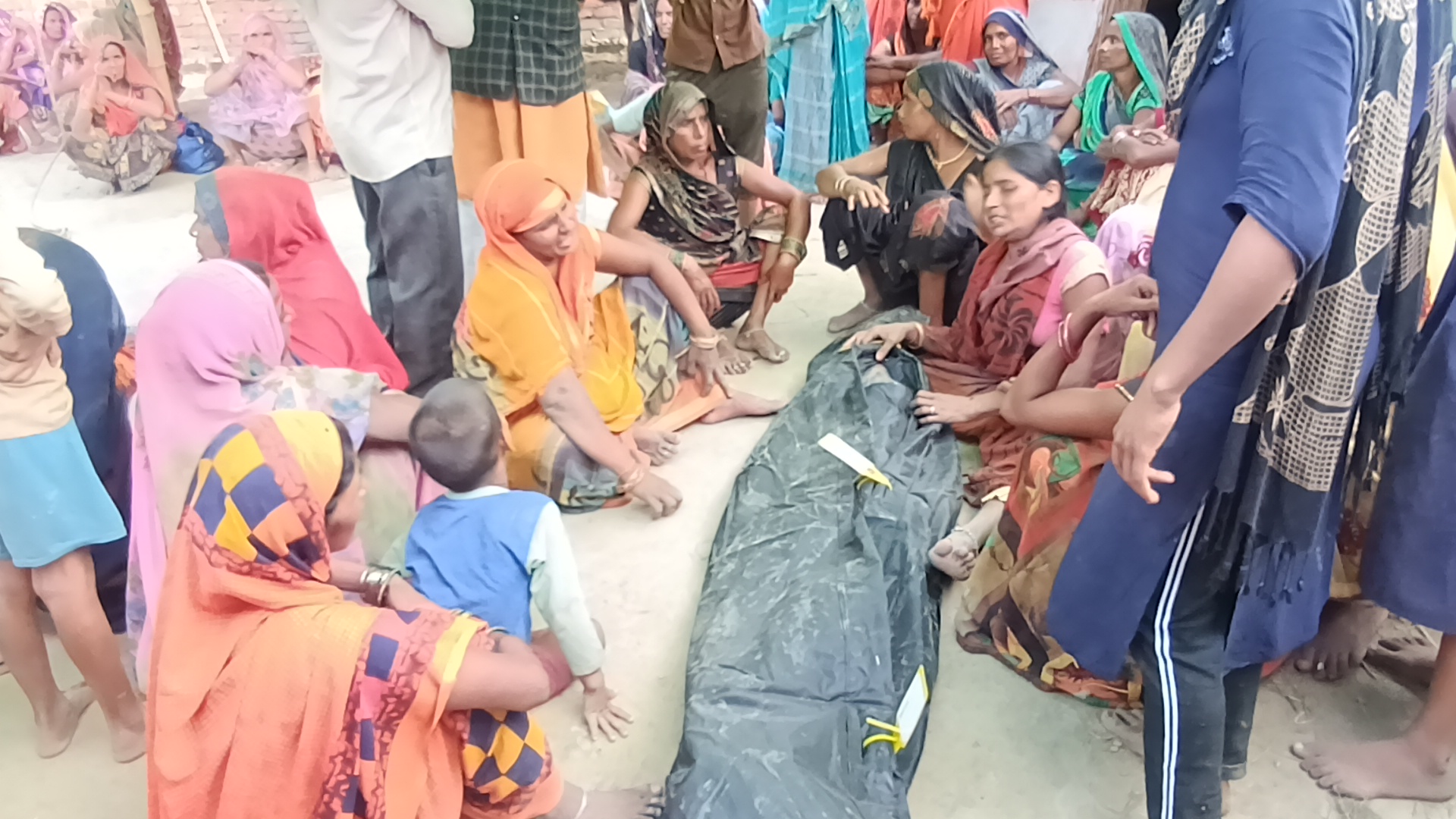 बाबा को भोजन पहुंचाने गए नैपुरा गांव निवासी 12 वर्षीय बालक की सरयू नदी में डूबने से हुई मौत, पुलिस ने शव को पीएम के लिए मुख्यालय भेजा
