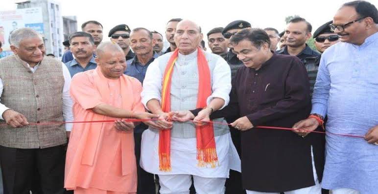 मुख्यमंत्री योगी आदित्यनाथ ने दी 3300 करोंड़ की सौगात, 164 परियोजनाओं का किया शिलान्यास और उद्घाटन