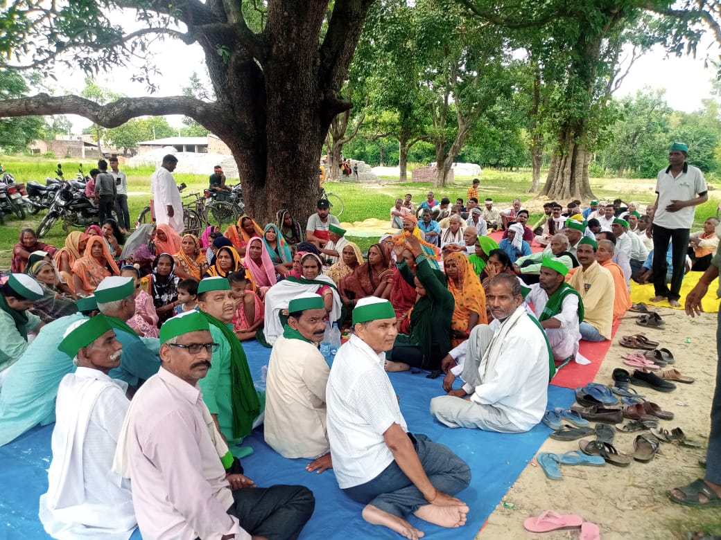 इको गार्डन लखनऊ में होने वाली महापंचायत में घनश्याम वर्मा के नेतृत्व में मिल्कीपुर तहसील से कार्यकर्ता पदाधिकारी व किसान भाग लेंगे