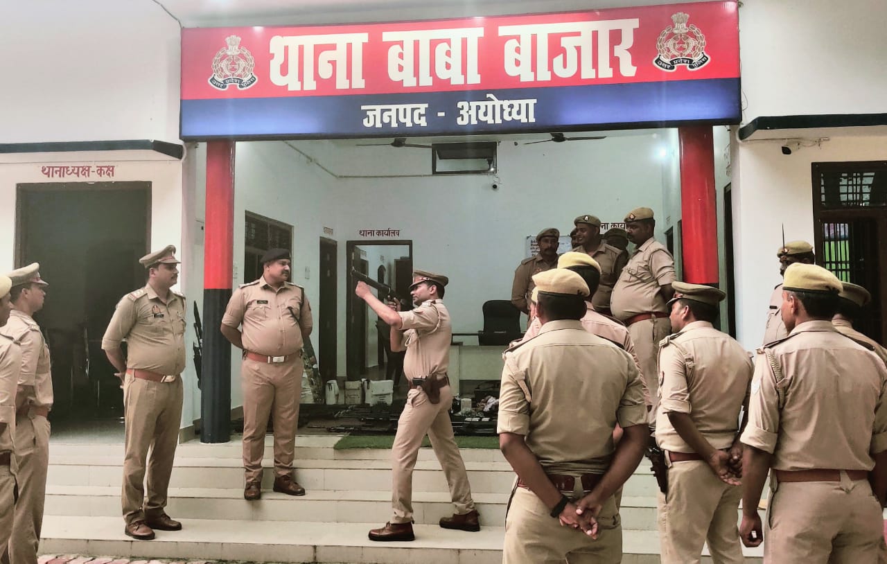 क्षेत्राधिकारी रुदौली ने किया थाना बाबा बाजार का अर्द्धवार्षिक निरीक्षण