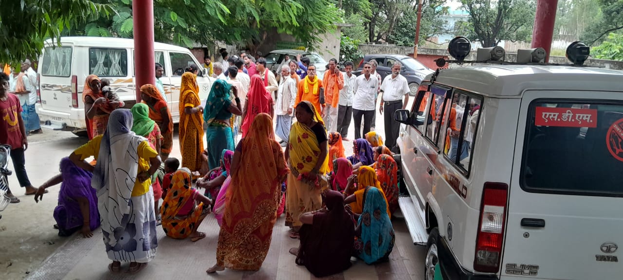 रुदौली:मंदिर की बाउंड्री तोड़कर जबरन कब्जा करने वालों पर मुकदमा दर्ज