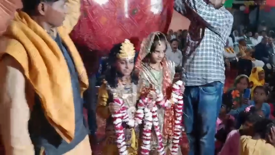 भागवत कथा में सुनाया श्रीकृष्ण-रुक्मणी विवाह प्रसंग, श्रद्धालुओं ने की पुष्पवर्षा