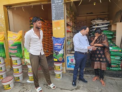 खाद की एक दुकान का लाइसेंस निलंबित,पांच को नोटिस,अभिलेख अपूर्ण मिलने पर दुकानों पर की गई कार्रवाई