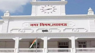 नगर निगम ने अतिक्रमण के खिलाफ चलाया अभियान, एक ट्रक सामान किया जब्त