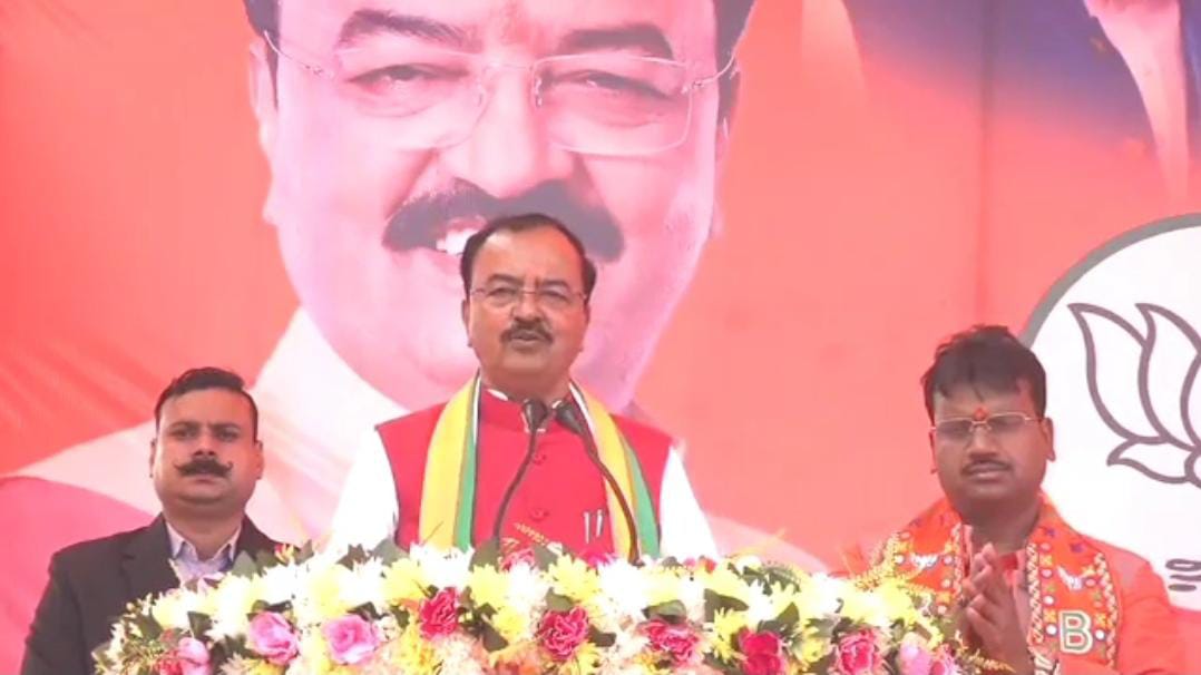उपमुख्यमंत्री केशव प्रसाद मौर्य ने मिल्कीपुर विधानसभा उपचुनाव में प्रत्याशी चंद्रभानु पासवान के समर्थन में की जनसभा