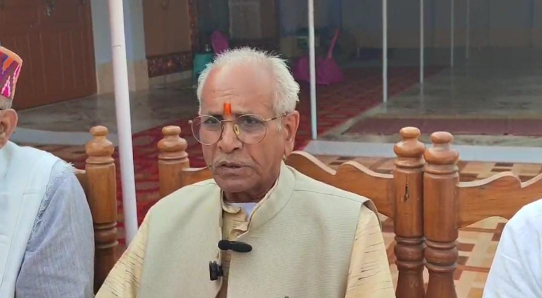 राम मंदिर ट्रस्ट की प्रत्येक 3 माह में होने वाली बैठक राम मंदिर ट्रस्ट के अध्यक्ष नृत्य गोपाल दास के आवास पर संपन्न
