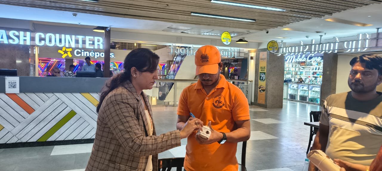 खाद्य सुरक्षा एवं औषधि प्रशासन (FSDA) की 14 टीमों ने शहर के कई बड़े मॉल्स पर एक साथ कि बड़ी कार्रवाई