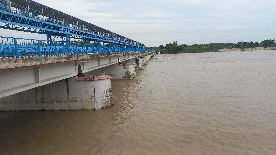 खतरे के निशान से 40 सेंटीमीटर ऊपर पहुंचा जलस्तर