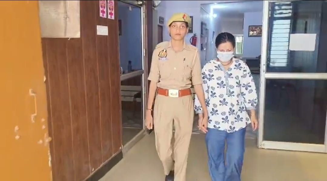 पर फर्जी भारतीय दस्तावेजों के साथ थाई महिला गिरफ्तार