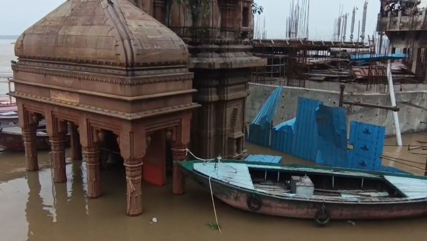  चेतावनी बिंदु के करीब पहुंचा पानी