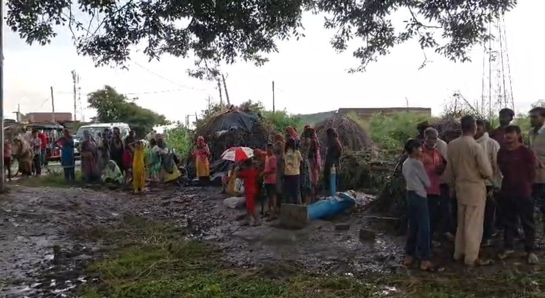 बदायूं में सरकारी जमीन पर मूर्ति स्थापना को लेकर बवाल