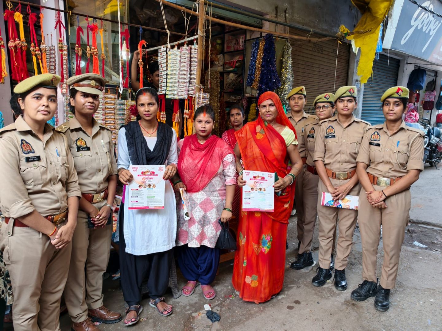 रक्षाबंधन पर मिशन शक्ति अभियान के तहत महिलाओं को जागरूक किया गया