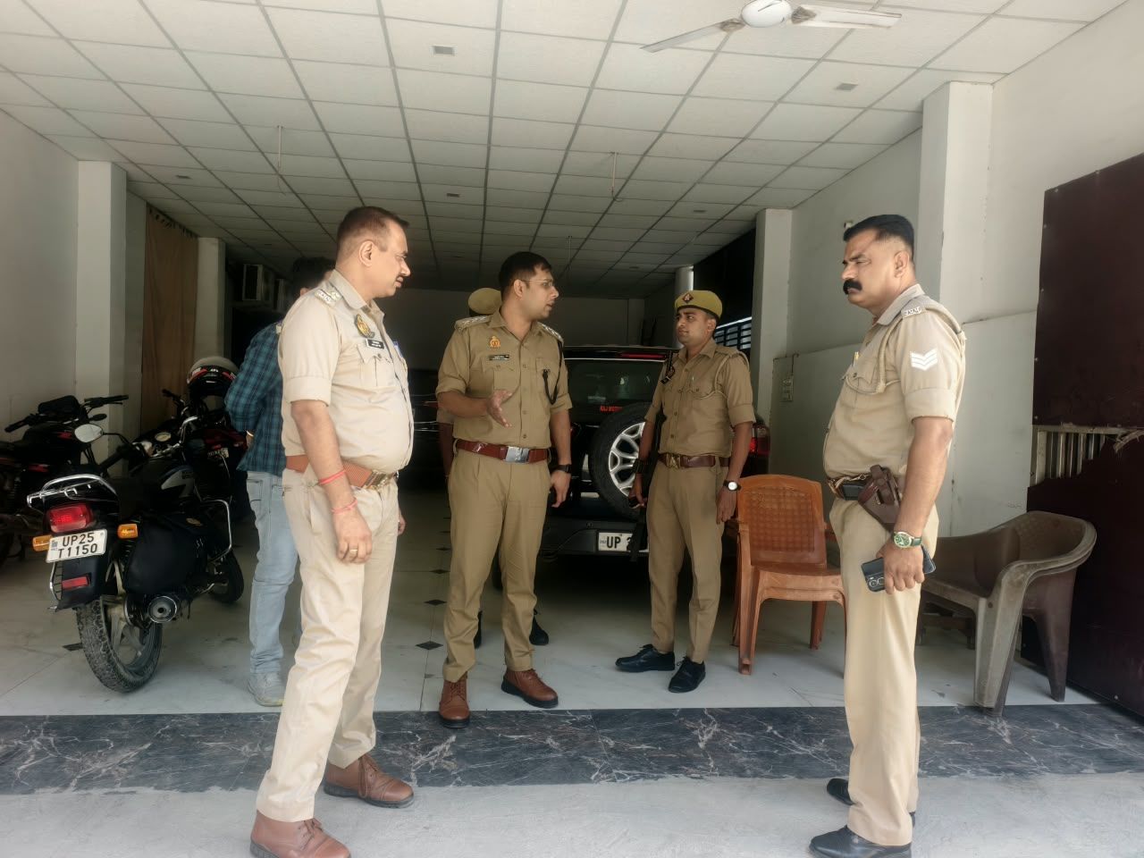 घटना के बाद बरेली में दिशा पाटनी के घर की सुरक्षा बढ़ाई गई